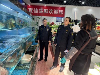 保康县局“以点带面”开展食用农产品销售质量安全检查